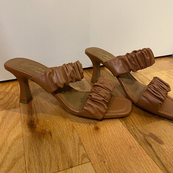 Seychelles Leeward Mules - Picture 5 of 6